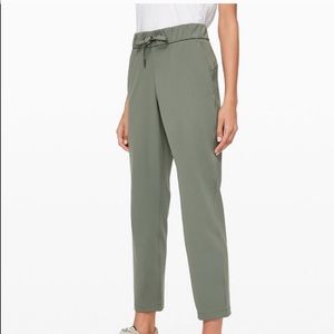 Lululemon On the Fly pant | Sage Green (not woven)